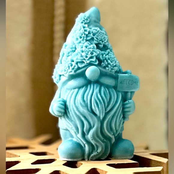 Gnome Soap Handmade - Hand Crafted 
Gnome is holding a welcome sign ☺️ - Picture 3 of 3